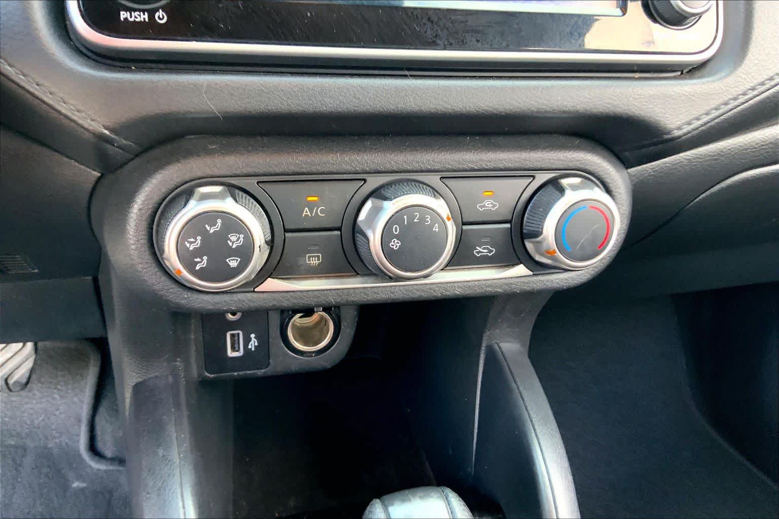 Used 2020 Nissan Versa S FWD image 31