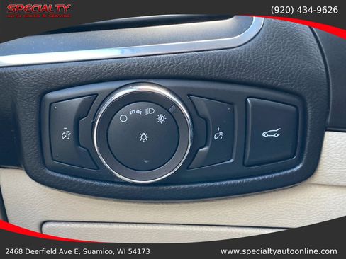 Used 2018 Ford Edge Titanium w/ Technology Package AWD/4WD image 40