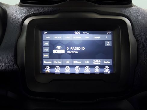 Used 2018 Jeep Renegade Latitude w/ Safety & Security Group image 23