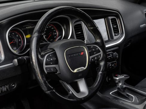 Used 2016 Dodge Charger R/T Scat Pack w/ Technology Group RWD image 20