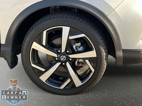 Used 2022 Nissan Rogue Sport SL w/ Premium Package image 9