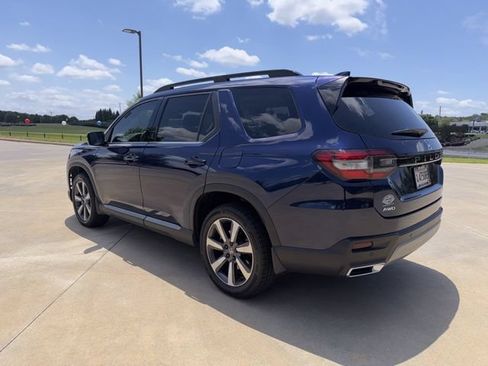Used 2023 Honda Pilot Touring image 5