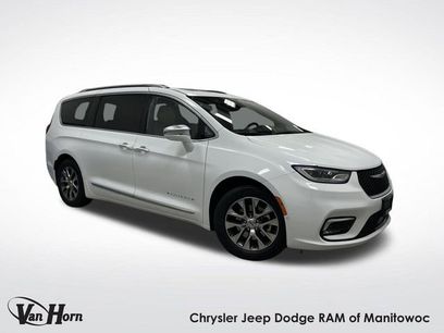 Used 2022 Chrysler Pacifica Pinnacle