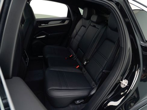 New 2026 Porsche Cayenne Coupe image 30