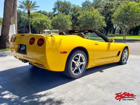 Used 2004 Chevrolet Corvette Convertible w/ Preferred Equipment Group image 16