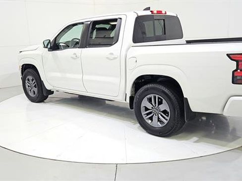 Certified 2025 Nissan Frontier SV w/ SV Convenience Package RWD image 6