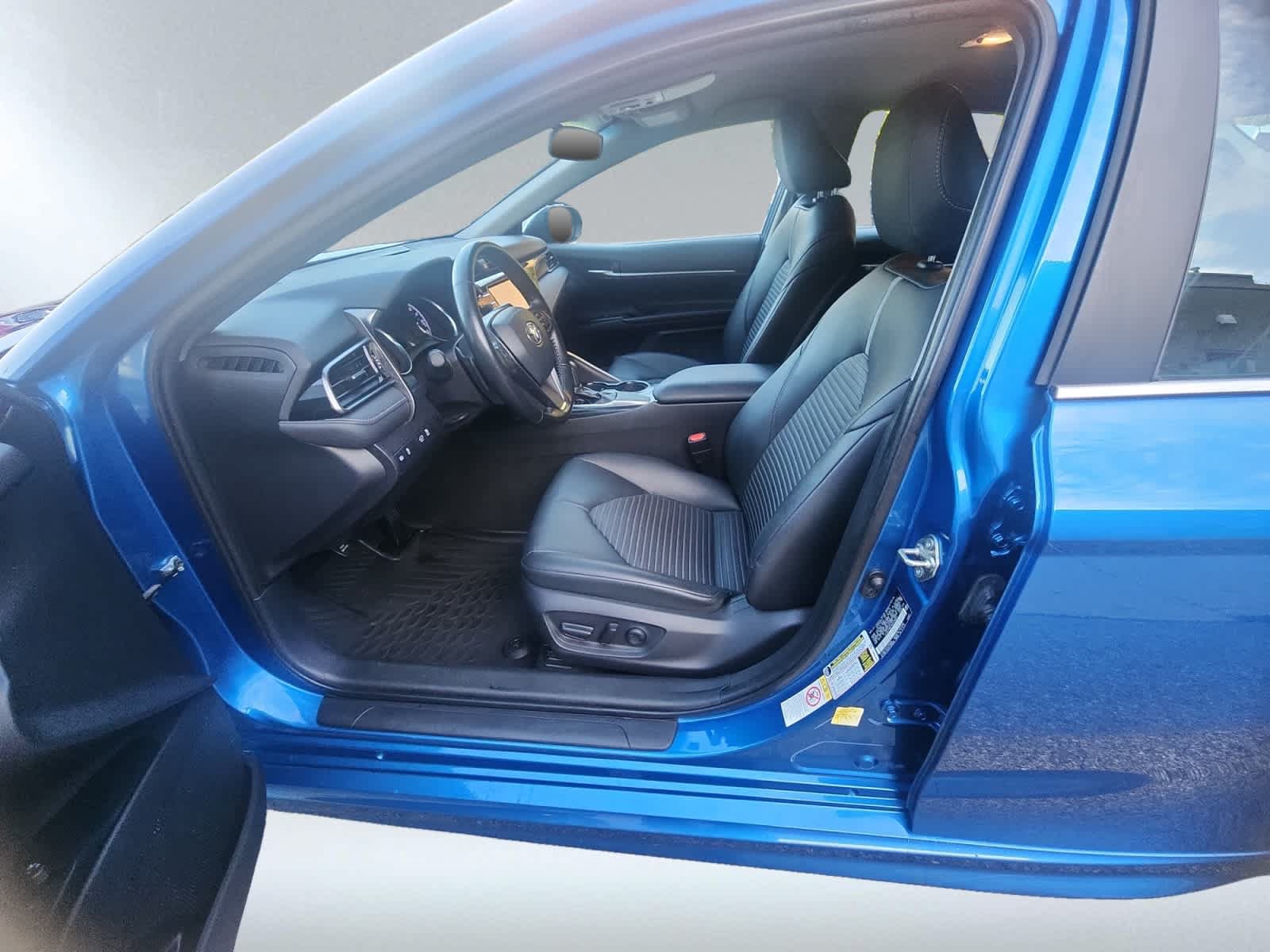 Used 2019 Toyota Camry SE FWD image 14