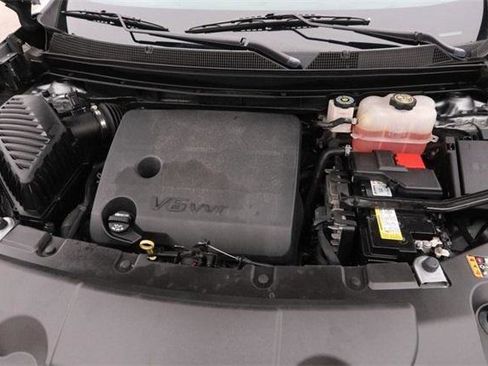 Used 2023 Chevrolet Traverse LT image 27