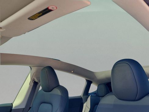 Used 2024 Tesla Model Y Long Range image 5