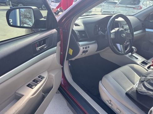 Used 2011 Subaru Outback 2.5i Premium w/ All-Weather Pkg image 8