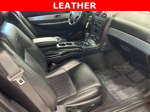 Used 2004 Ford Thunderbird image 2