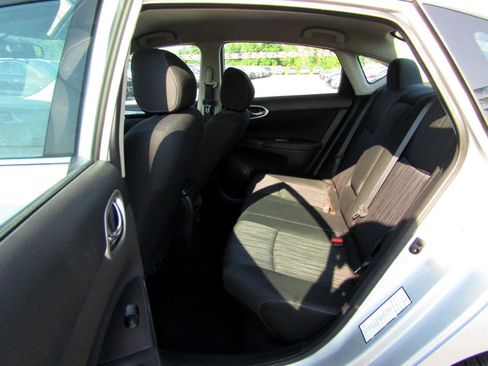 Used 2019 Nissan Sentra SV image 18