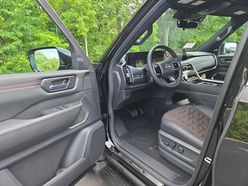 New 2025 Nissan Armada Platinum w/ Convenience Package image 10