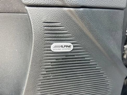 Used 2022 Dodge Challenger SXT w/ Driver Convenience Group RWD image 8