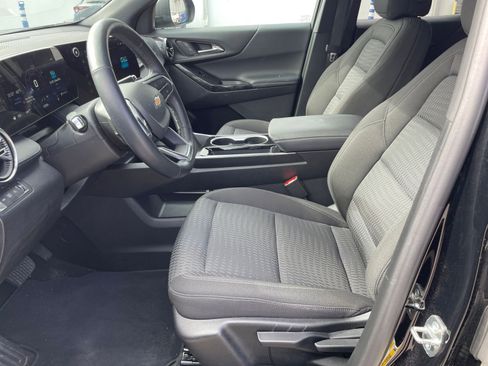 Used 2025 Chevrolet Equinox LT image 25