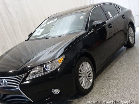 Used 2015 Lexus ES 350 w/ Luxury Package FWD image 4