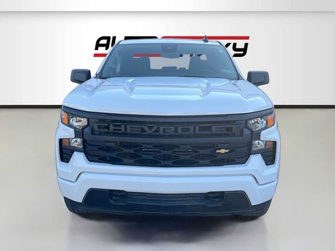 Used 2025 Chevrolet Silverado 1500 Custom AWD/4WD image 2