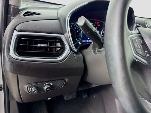 Used 2024 Chevrolet Equinox LT FWD image 12