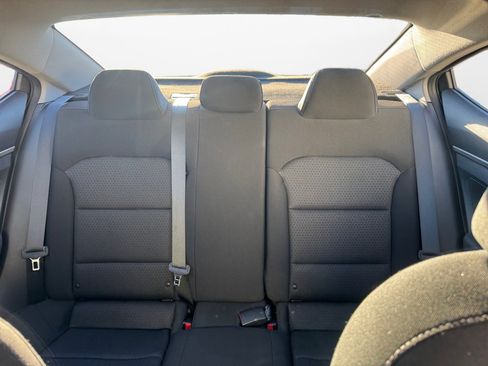 Used 2018 Hyundai Elantra SE w/ SE Connectivity Package 04 image 14