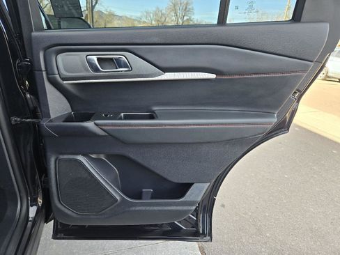 Used 2025 Ford Explorer ST-Line w/ ST-Line Street Pack image 19