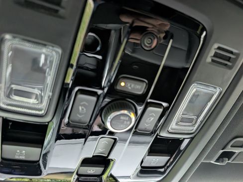New 2026 Chevrolet Suburban Premier AWD/4WD image 35