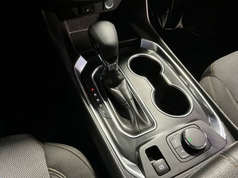 Used 2021 Chevrolet Traverse LT image 30