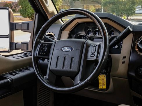 Used 2012 Ford F250 Lariat w/ Lariat Interior Pkg AWD/4WD image 22