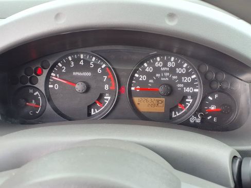 Used 2015 Nissan Frontier SV w/ SV Value Truck Package RWD image 28