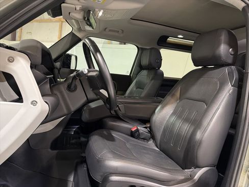 Used 2021 Land Rover Defender 90 First Edition image 24