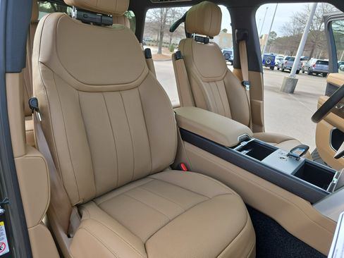 New 2026 Land Rover Range Rover Long Wheelbase SE image 10