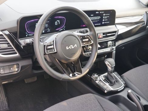 Used 2025 Kia Seltos S AWD/4WD image 9