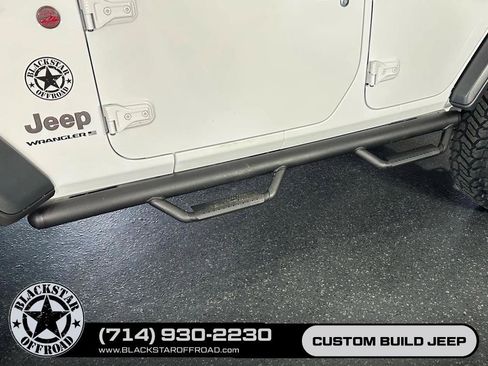 Used 2024 Jeep Wrangler Unlimited Rubicon w/ Convenience Group AWD/4WD image 7