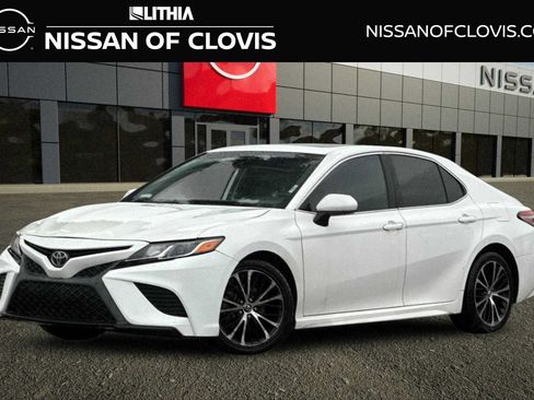 Used 2019 Toyota Camry SE image 1