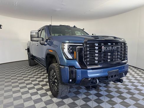 Used 2024 GMC Sierra 2500 Denali Ultimate image 7