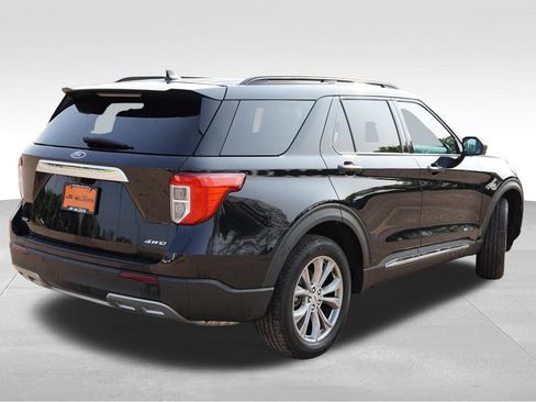 Certified 2024 Ford Explorer XLT w/ Equipment Group 202A AWD/4WD image 5