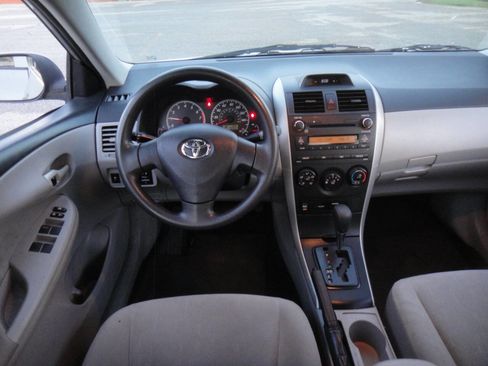Used 2012 Toyota Corolla L image 10