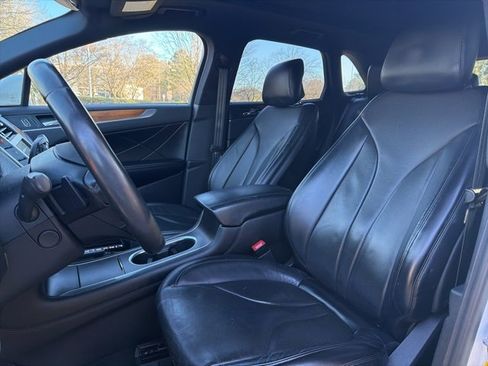 Used 2019 Lincoln MKC Reserve w/ MKC Climate Package image 10