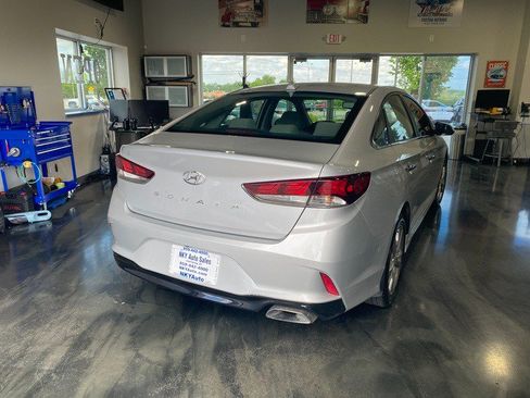 Used 2019 Hyundai Sonata SEL w/ Tech Package 02 FWD image 8