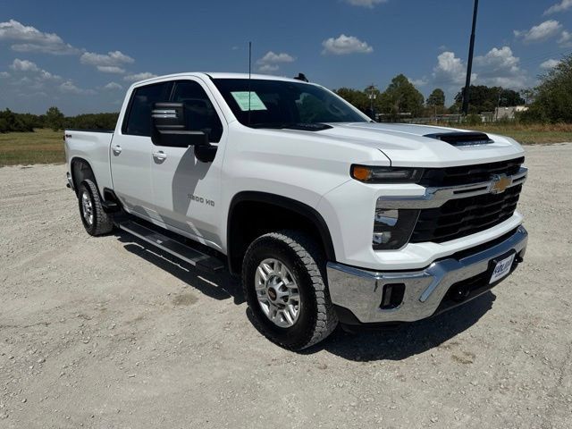 Used 2025 Chevrolet Silverado 2500 LT w/ Convenience Package AWD/4WD image 8
