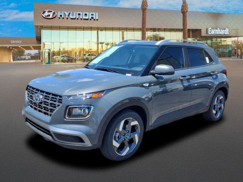 Used 2025 Hyundai Venue SEL image 1