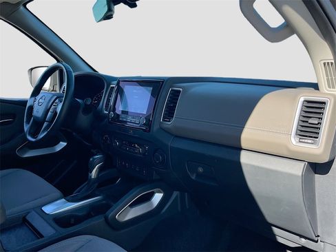 Used 2022 Nissan Frontier SV image 26
