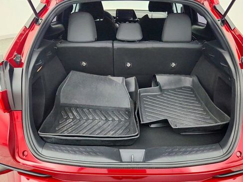 Used 2019 Toyota C-HR LE FWD image 20