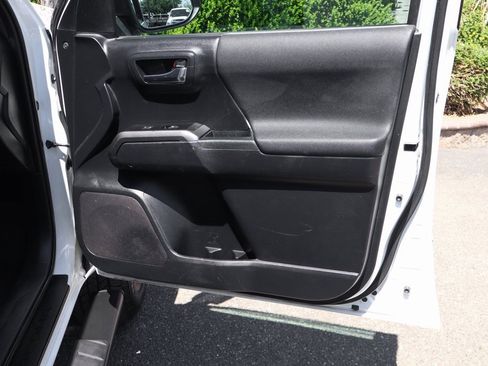 Used 2021 Toyota Tacoma TRD Off-Road w/ Technology Package image 36