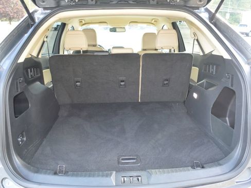 Used 2024 Ford Edge SEL image 10