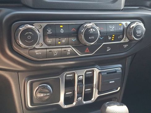 Used 2021 Jeep Wrangler Unlimited Sport AWD/4WD image 15