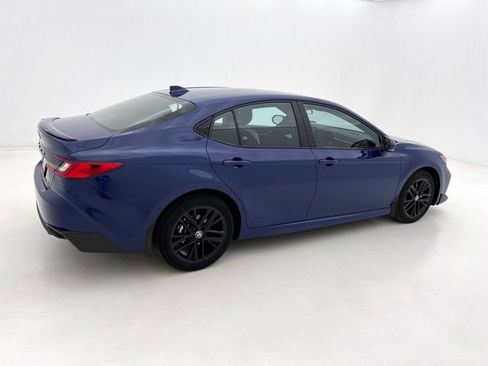 Used 2025 Toyota Camry SE AWD/4WD image 6