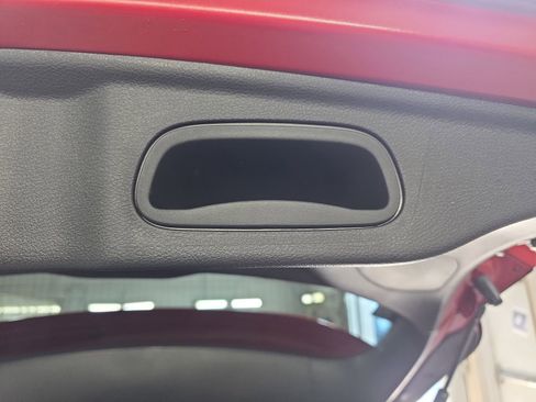 Used 2025 Jeep Compass Latitude image 13