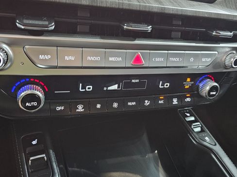 Used 2023 Kia Telluride EX w/ EX Captain's Chair Package image 43