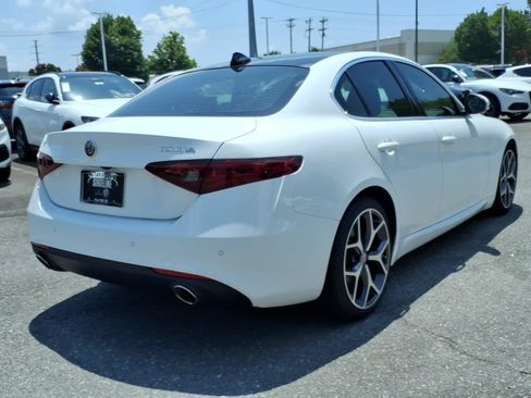 Used 2020 Alfa Romeo Giulia Ti w/ Active Blind Spot Package RWD image 2