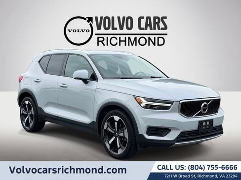 Used 2020 Volvo XC40 T5 Momentum w/ Protection Package Premier AWD/4WD image 1